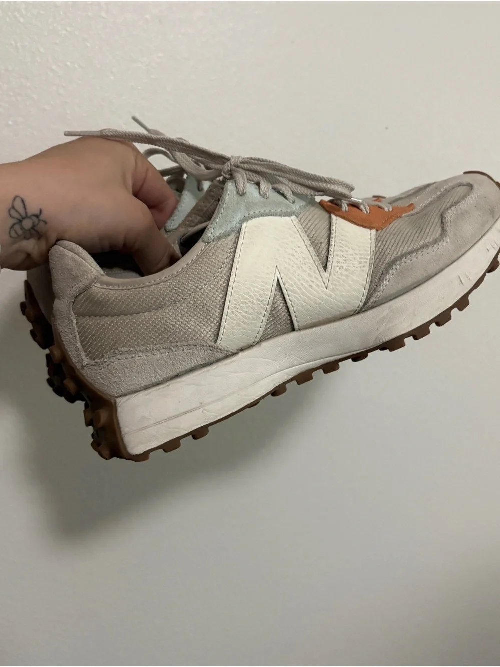 Women’s Beige and White Retro Runner New Balance Sneakers Size 8